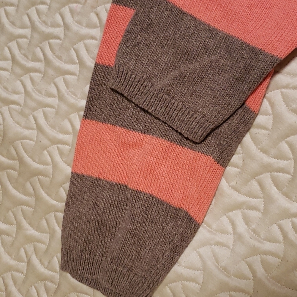 🔶️5 for $30🔶️ Gap Stripe Pullover Sweater - Picture 4 of 4